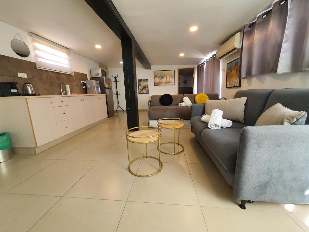 Barak Royal Suites 20 Sea View - ג'קוזי בחצר ומרפסות עם נוף לים Eilat Exteriör bild
