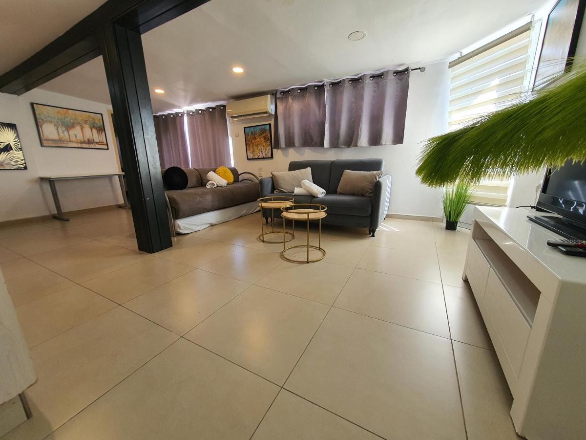 Barak Royal Suites 20 Sea View - ג'קוזי בחצר ומרפסות עם נוף לים Eilat Exteriör bild
