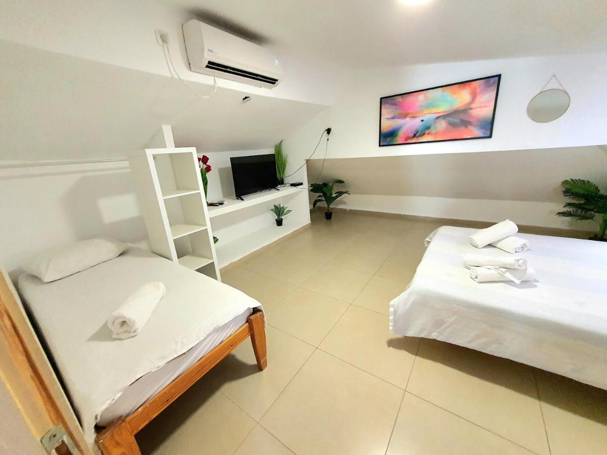 Barak Royal Suites 20 Sea View - ג'קוזי בחצר ומרפסות עם נוף לים Eilat Exteriör bild
