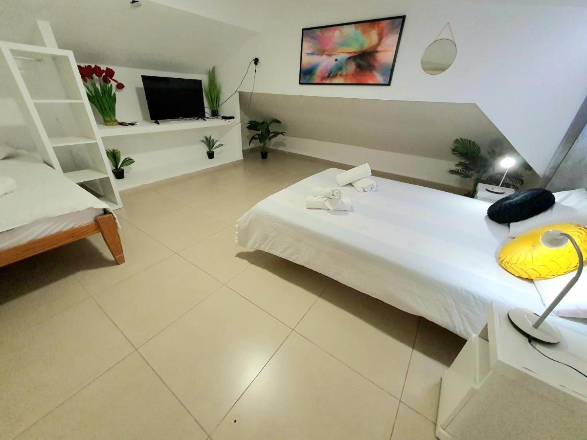 Barak Royal Suites 20 Sea View - ג'קוזי בחצר ומרפסות עם נוף לים Eilat Exteriör bild